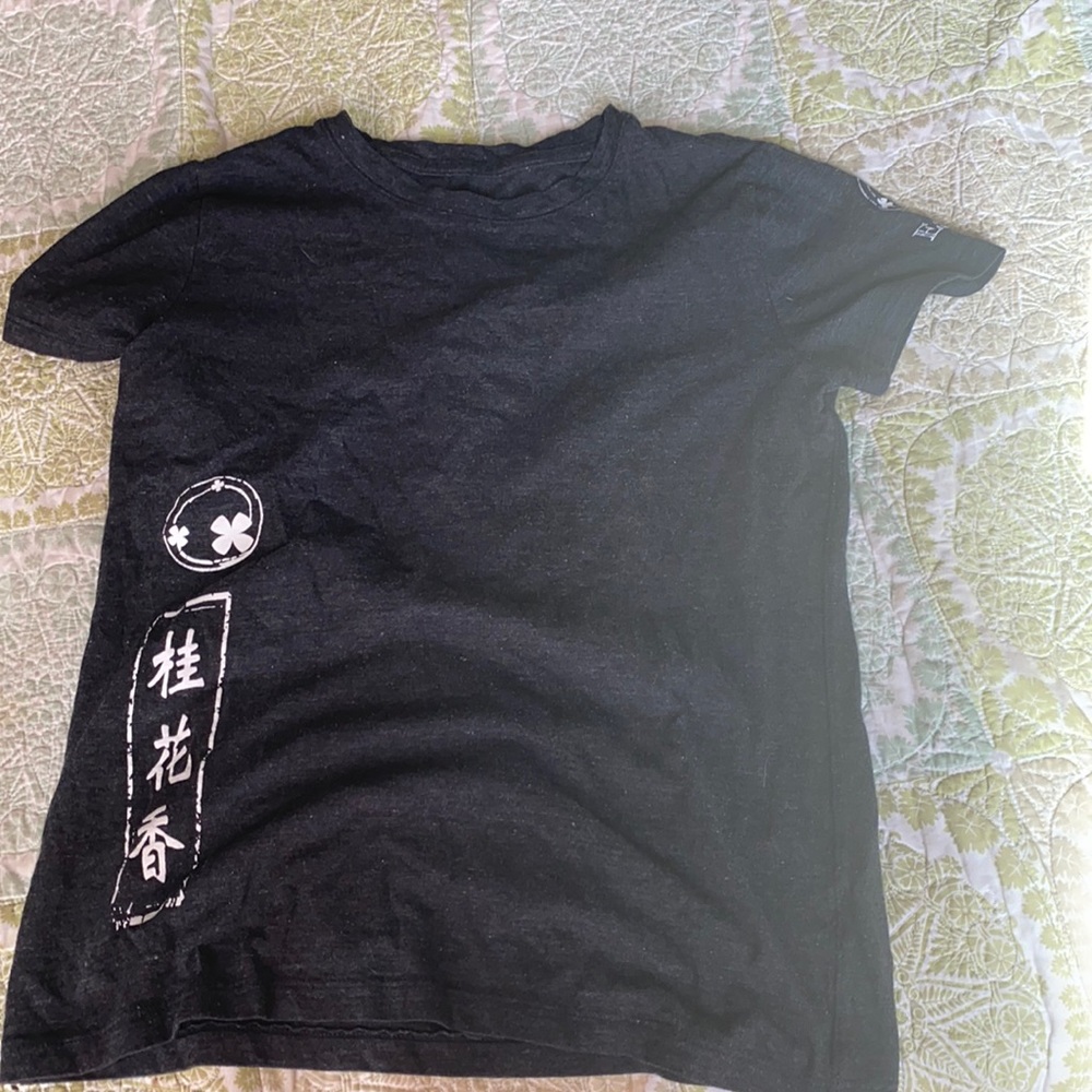 Girls Gray designed shirt